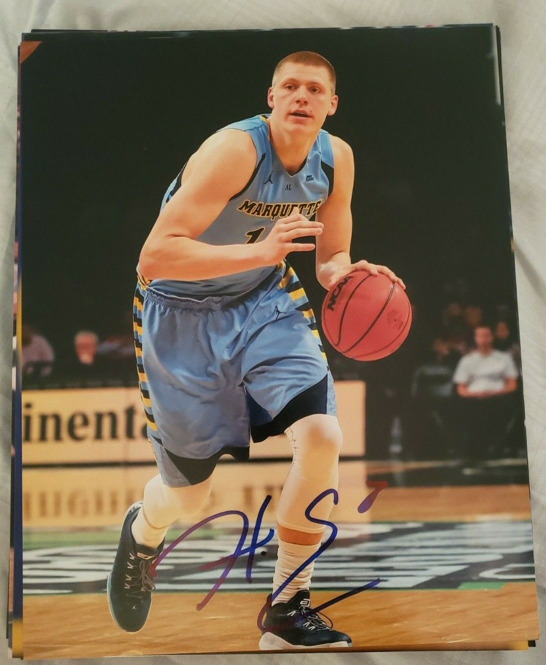 HENRY ELLENSON MARQUETTE GOLDEN EAGLES SIGNED AUTOGRAPHED 8X10 Photo Poster painting W/COA V