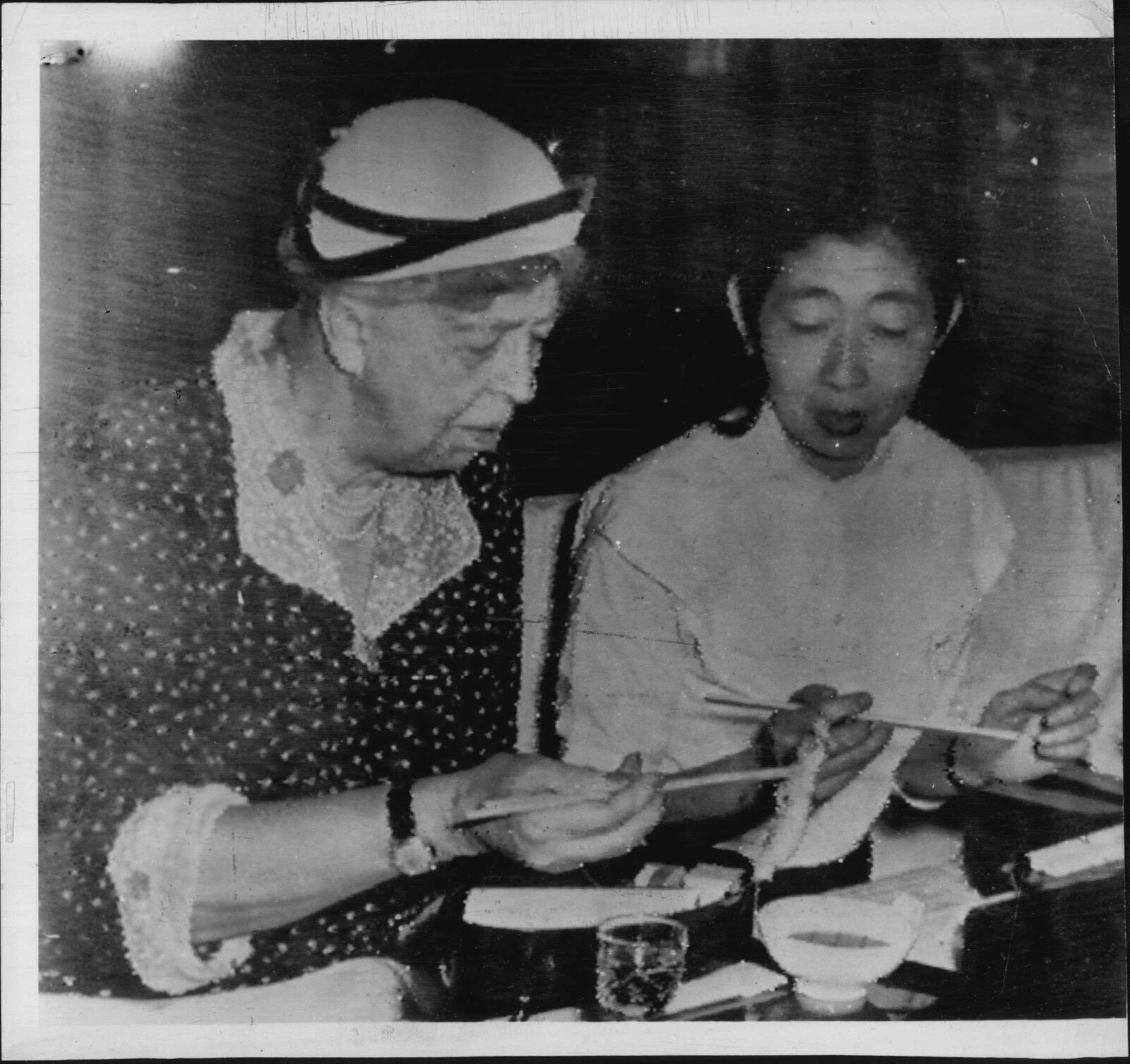 Eleanor Roosevelt with Yoko Matsuora Her Japanese Interperter 1953 Press Photo Poster painting