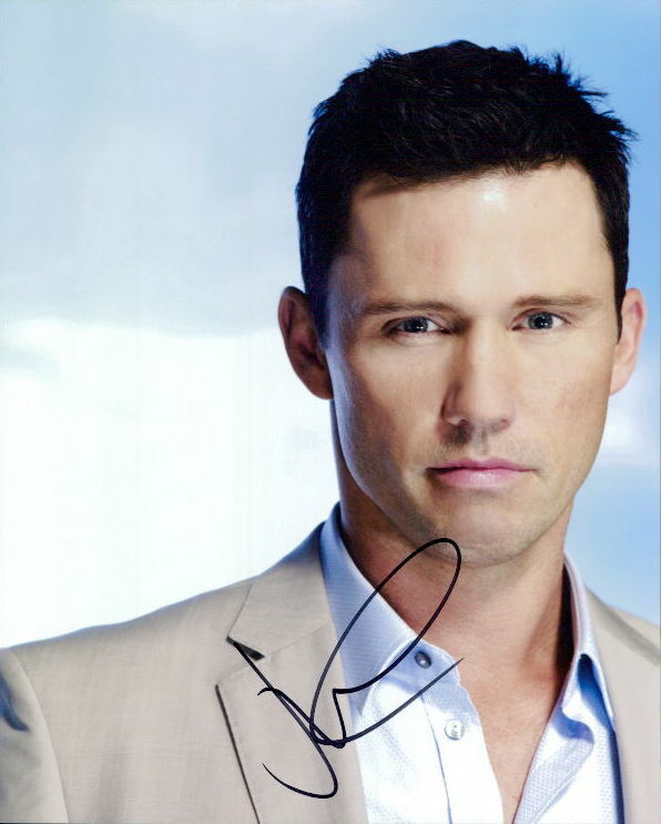 Jeffrey Donovan (Burn Notice) signed 8x10 Photo Poster painting in-person