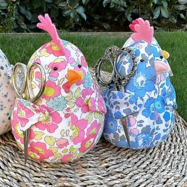 Chicken Caddy: Chicken Pincushion Softie Sewing Template & Instructions