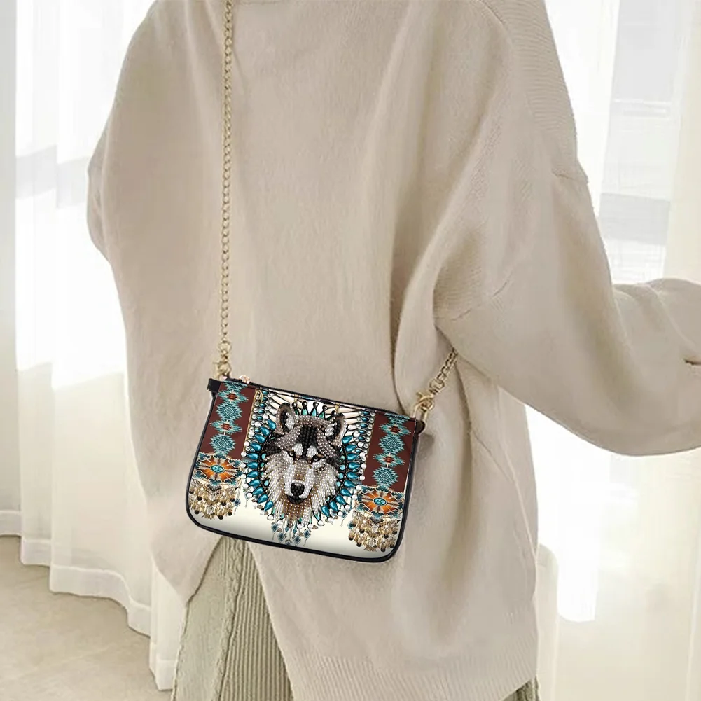5D Diamond Painting Crossbody Chain Bags PU Diamond Art Purses (Wolf)