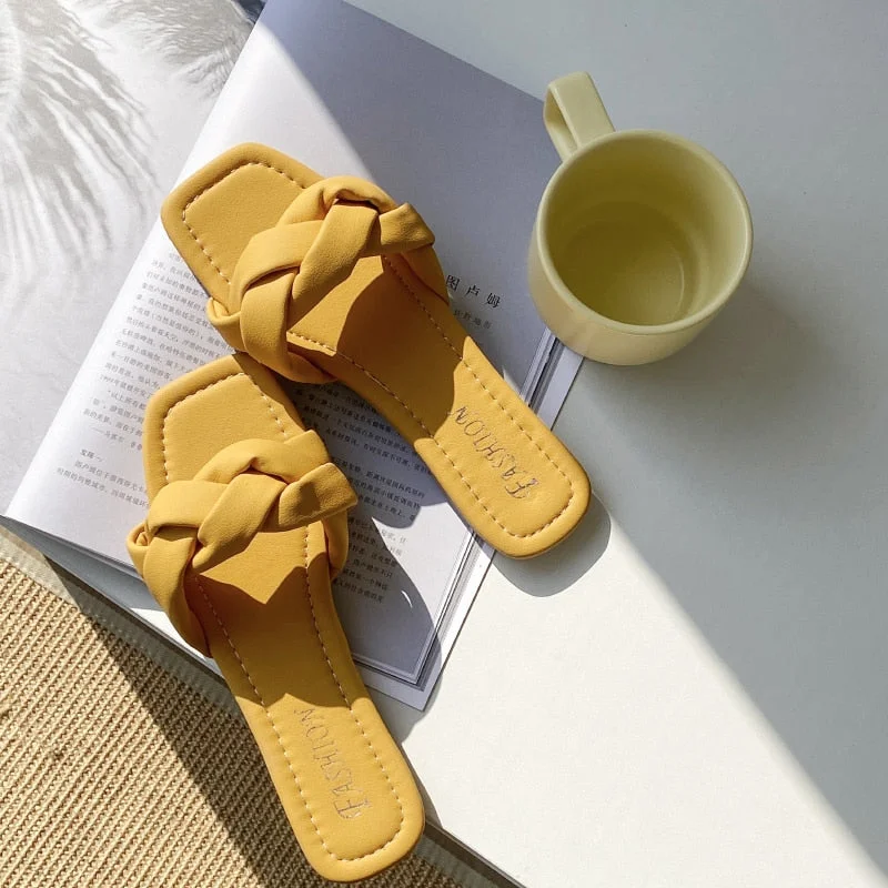 Cute Wild trend Simple Young Women White Slippers Fashion Flats Open Toe Summer Slippers Slides Women Casual Shoes Solid