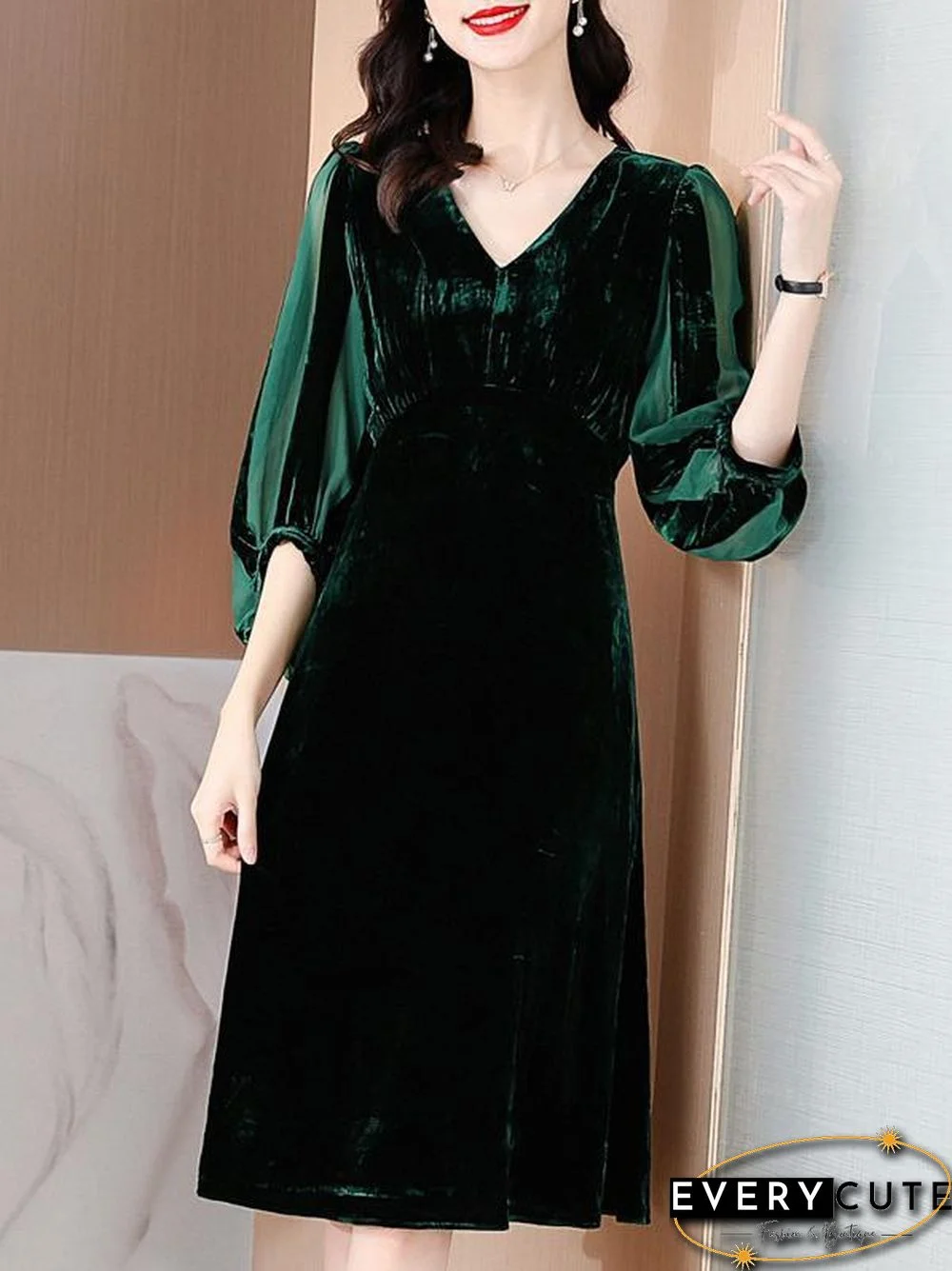 Green Puff Sleeve V Neck Velvet Dress