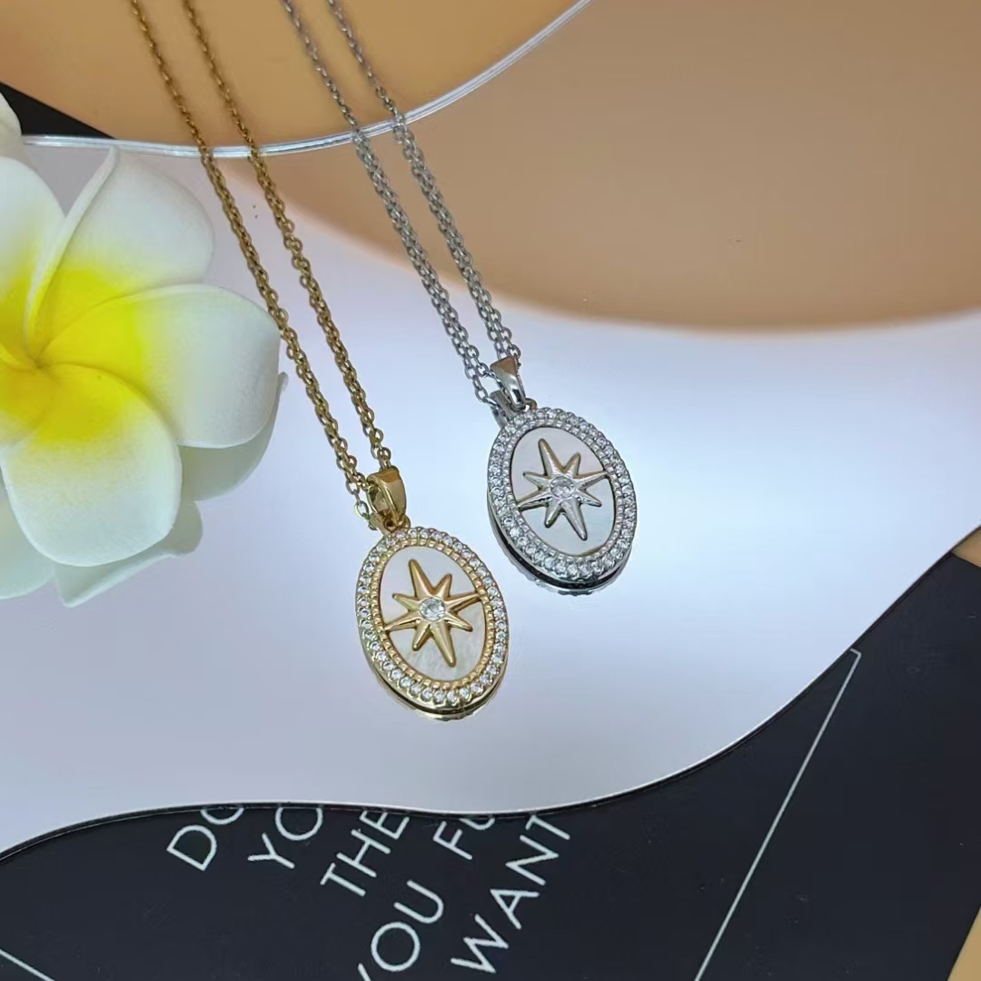 Oval set with zircon + star Accessories Necklace