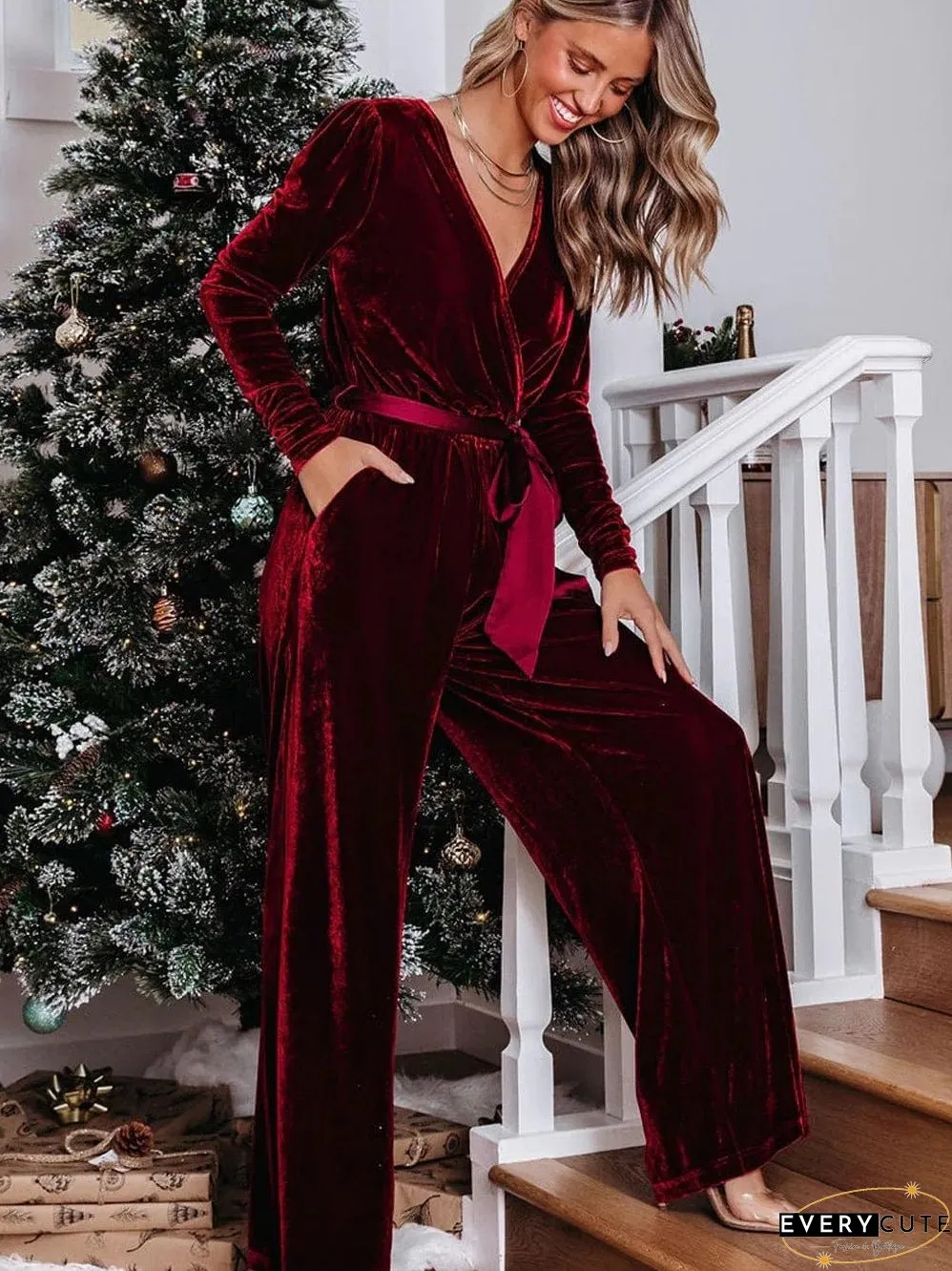 Long Jumpsuit in Velvet: Elegant and Comfortable
