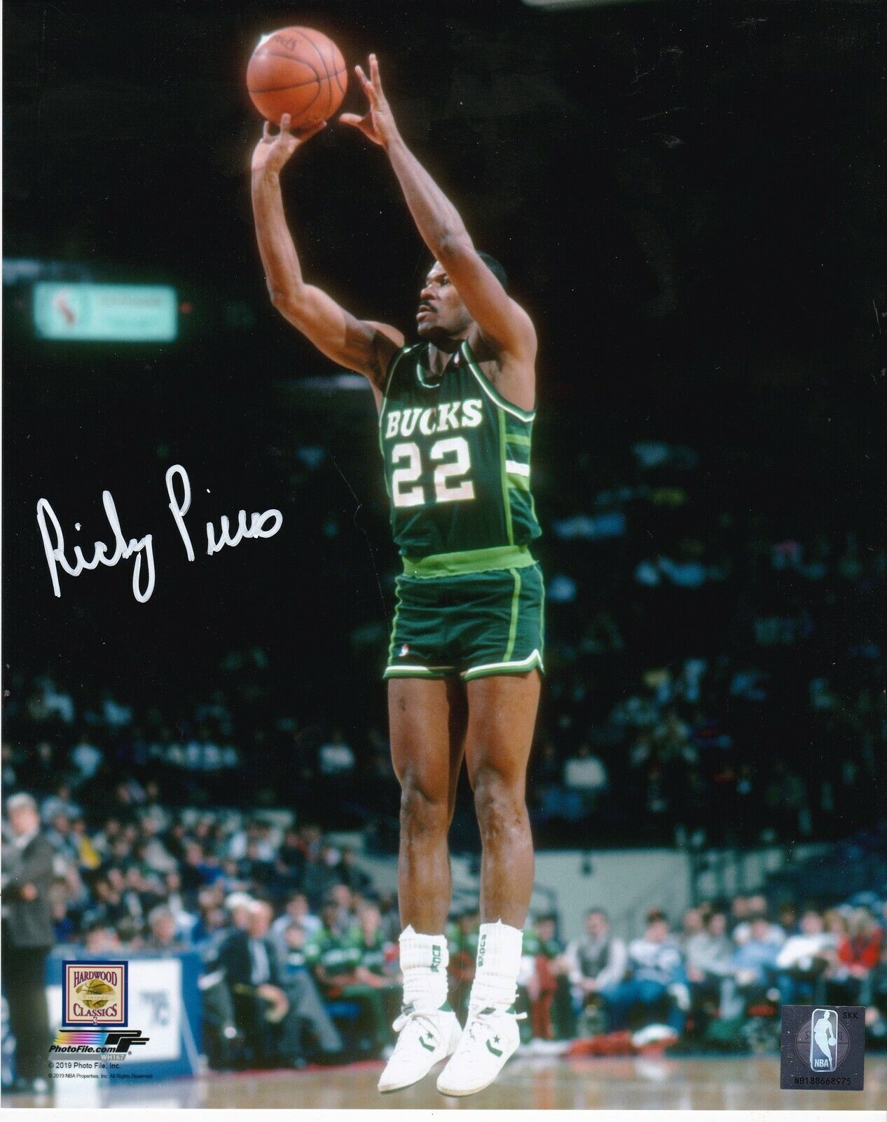 RICKY PIERCE MILWAUKEE BUCKS ACTION SIGNED 8x10