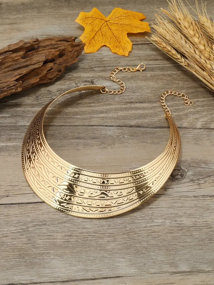 Geo Embossed Necklace