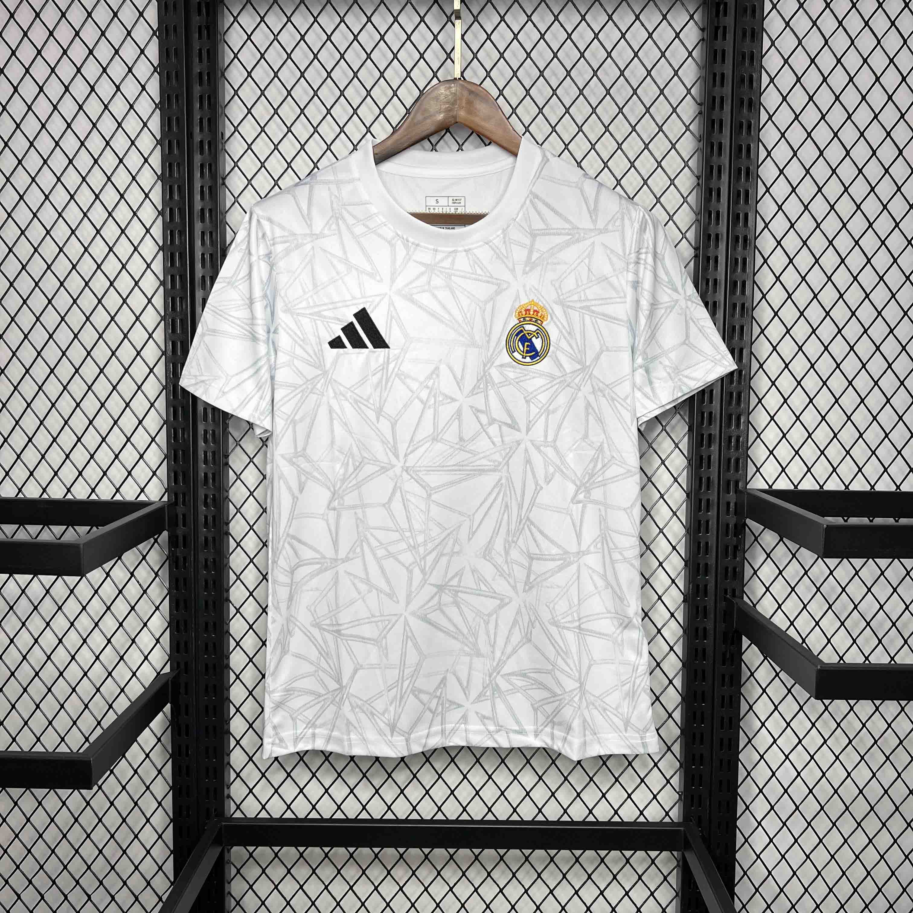 Real Madrid 24-25 Training Jersey - Fans Version