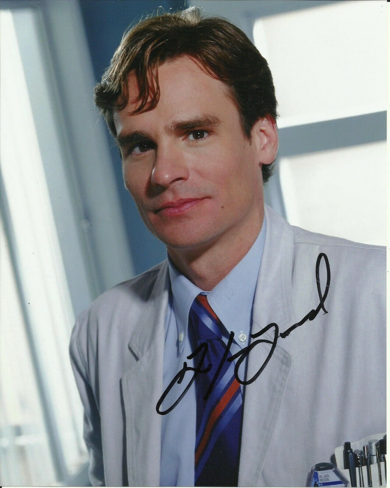 ROBERT SEAN LEONARD SIGNED HOUSE Photo Poster painting UACC REG 242 (3)