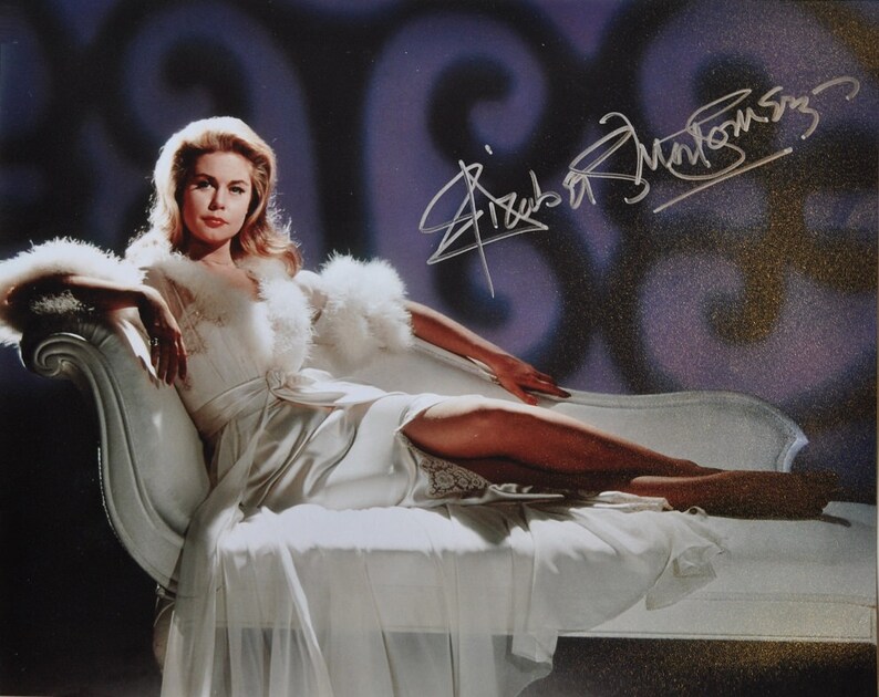 ELIZABETH MONTGOMERY Signed Photo Poster painting BEWITCHED wcoa