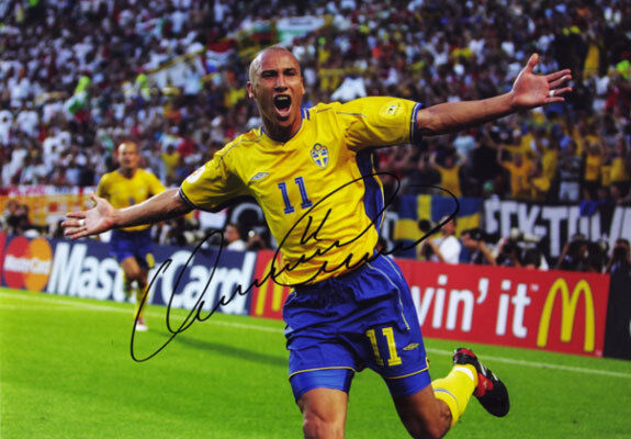 HENRIK LARSSON Signed Photo Poster paintinggraph - formerly Celtic & Manchester United preprint