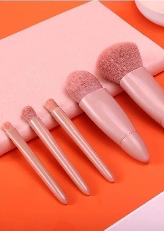 Minimalist Pink Artificial Fiber Makeup Brushes 1 Set