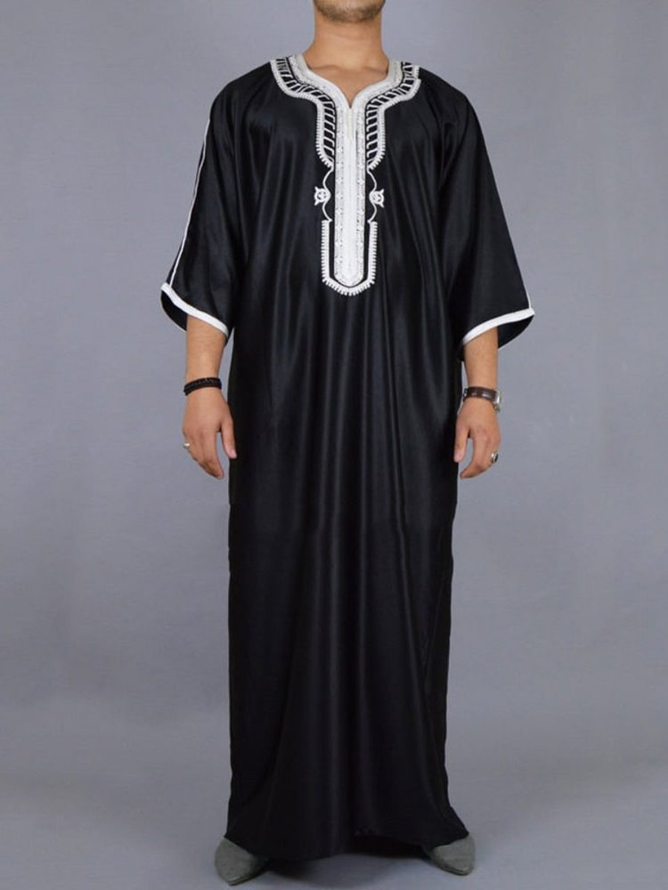 Classic Embroidery Round Neck Long Sleeve Men's Gown