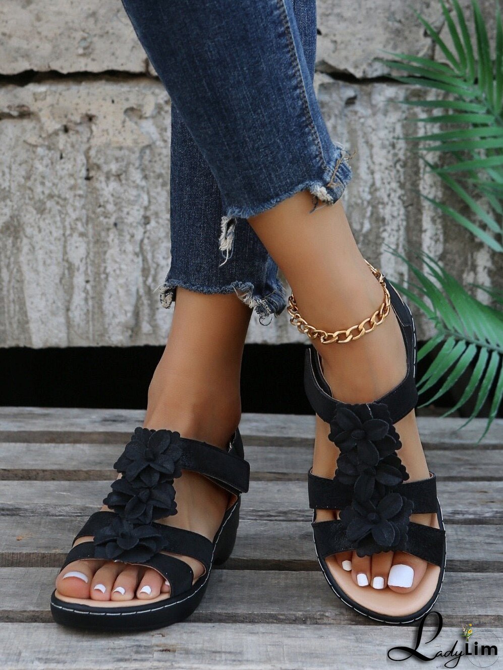 Orthopaedic Sandals with Floral Pattern