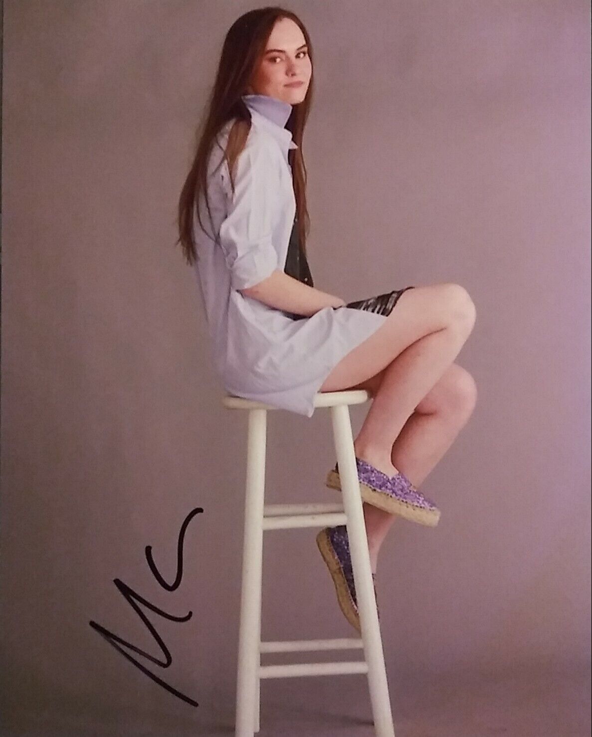 Madeline Carroll signed 8 x 10