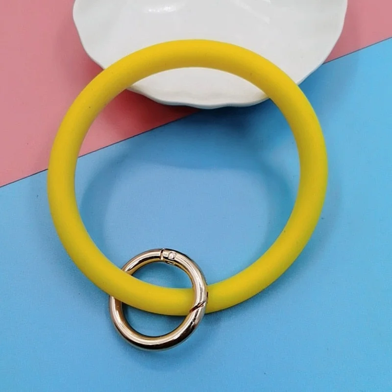 Dvacaman Hot Sale Big O Shaped Silicone Loop Wrist Key Ring Keychain with Gold O Clasp Round Key Wrist Strap Accessory Wholesale