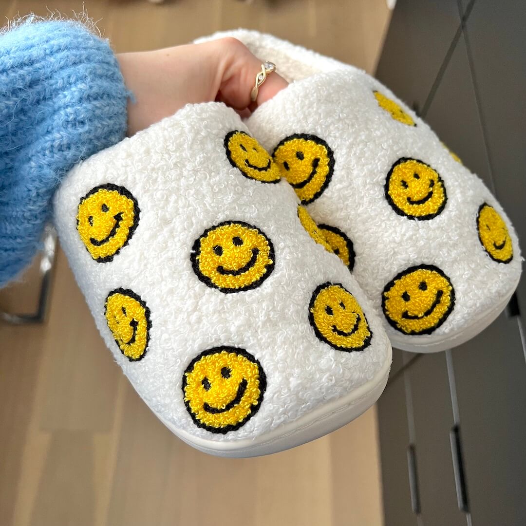 nordic_peace_mini_happy_face_slides_slippers