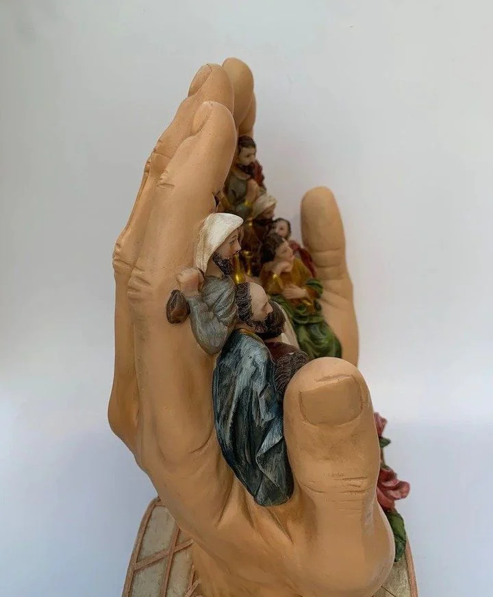 The Last Supper Statue