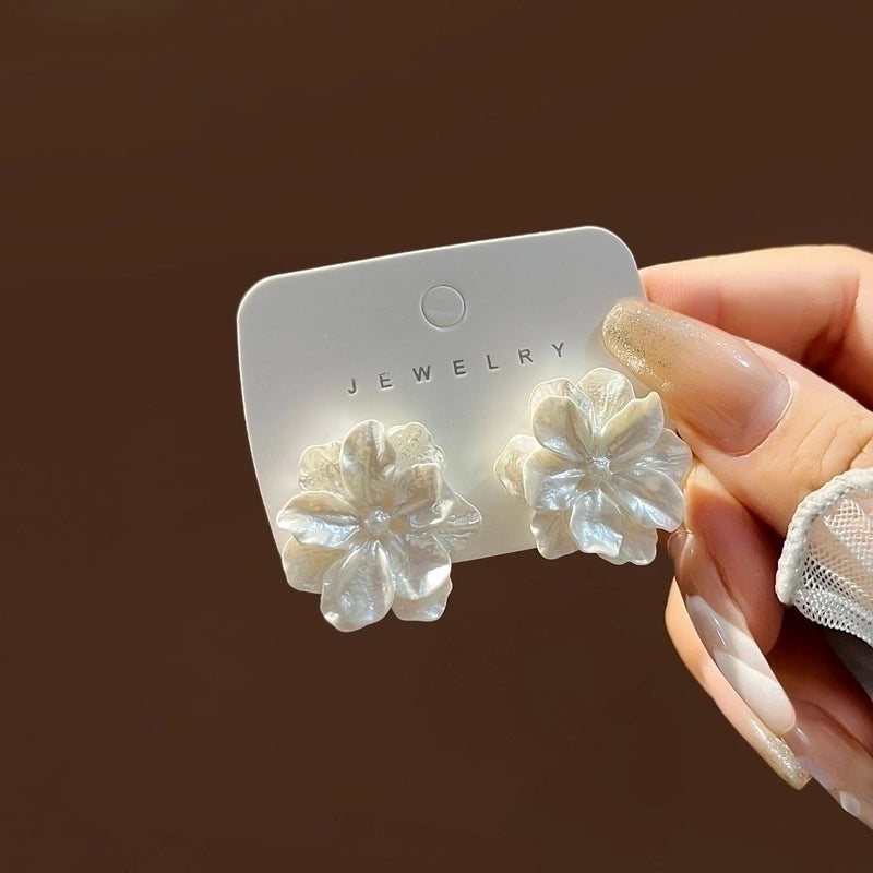 1 Pair Fashion Flower Alloy Plating Artificial Pearls Women’s Drop Earrings