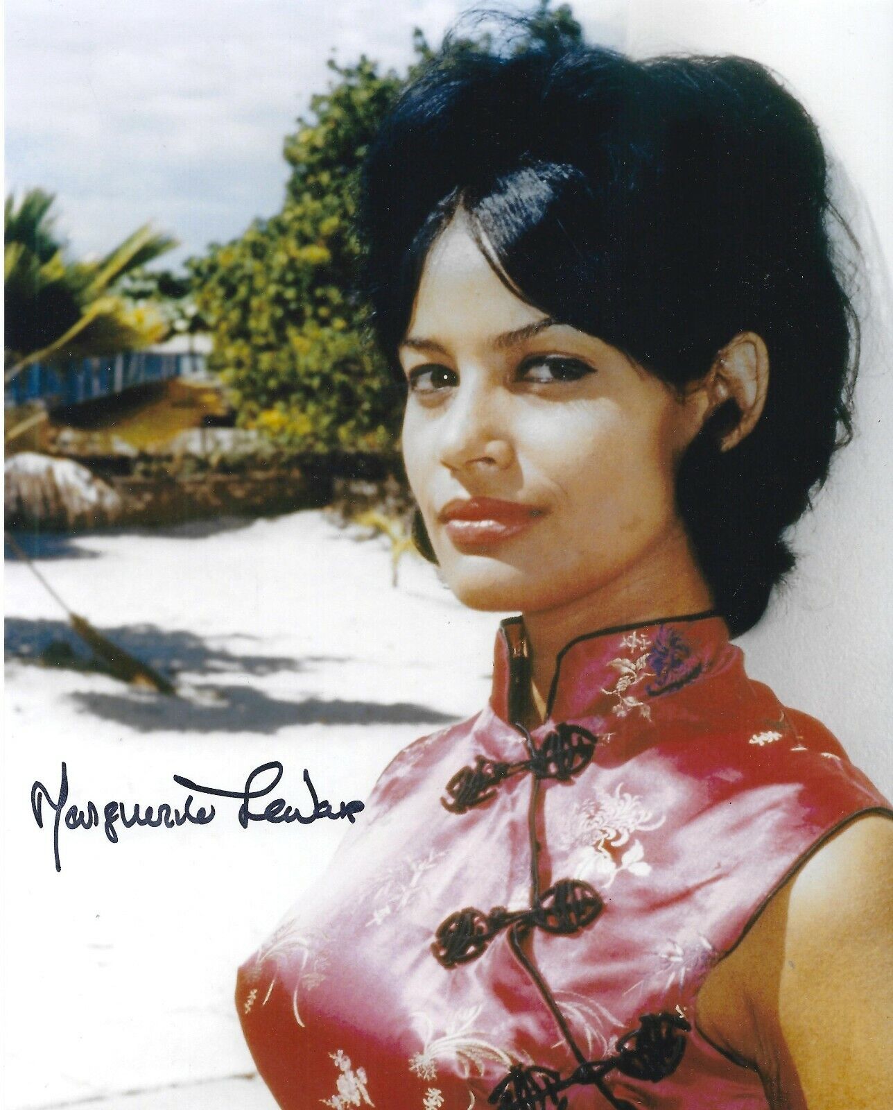 MARGUERITE Le WARS SIGNED 007 JAMES BOND DR NO Photo Poster painting UACC & AFTAL RD AUTOGRAPH