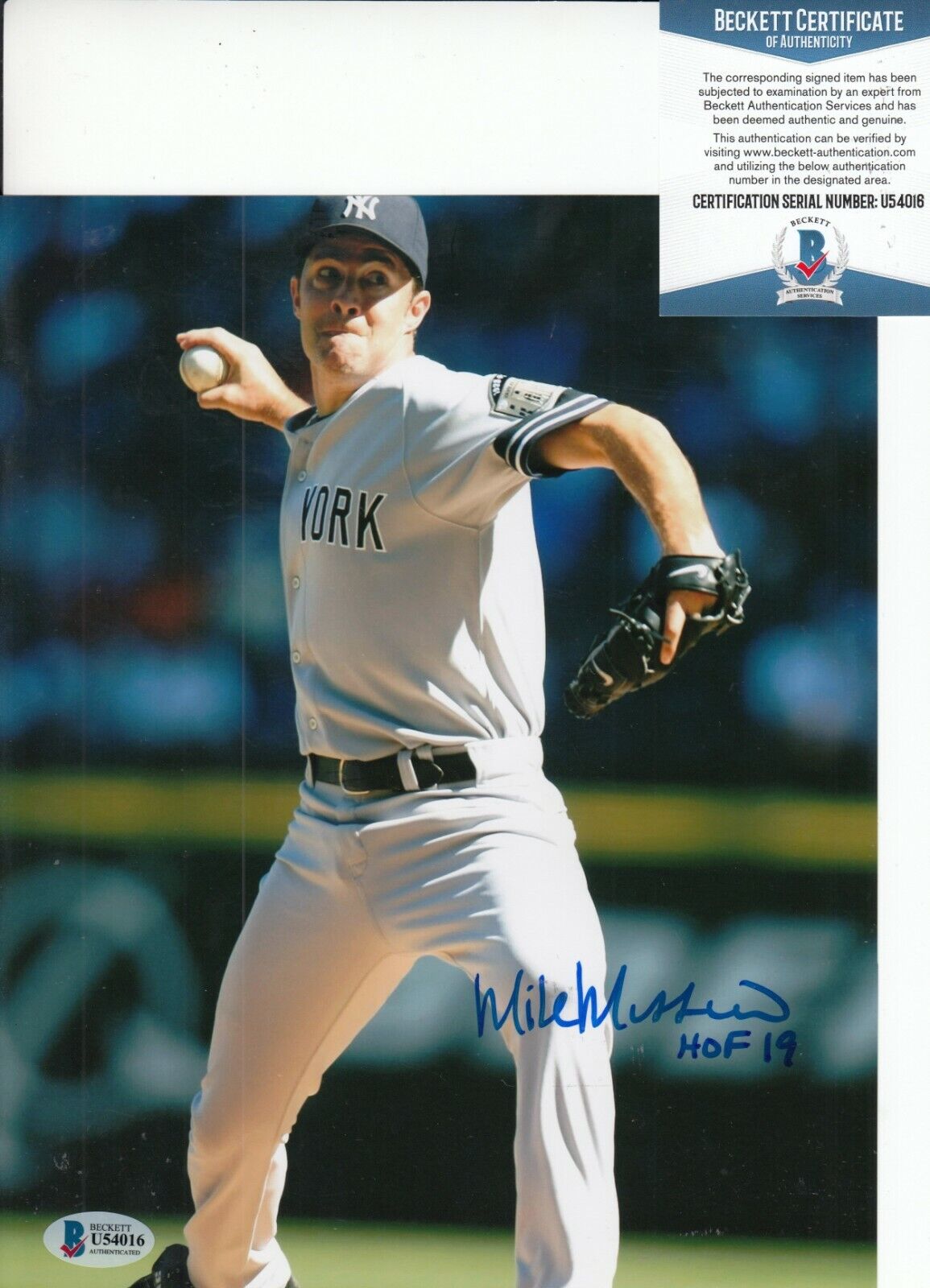 MIKE MUSSINA signed (NEW YORK YANKEES) Baseball 8X10 Photo Poster painting BECKETT BAS U54016