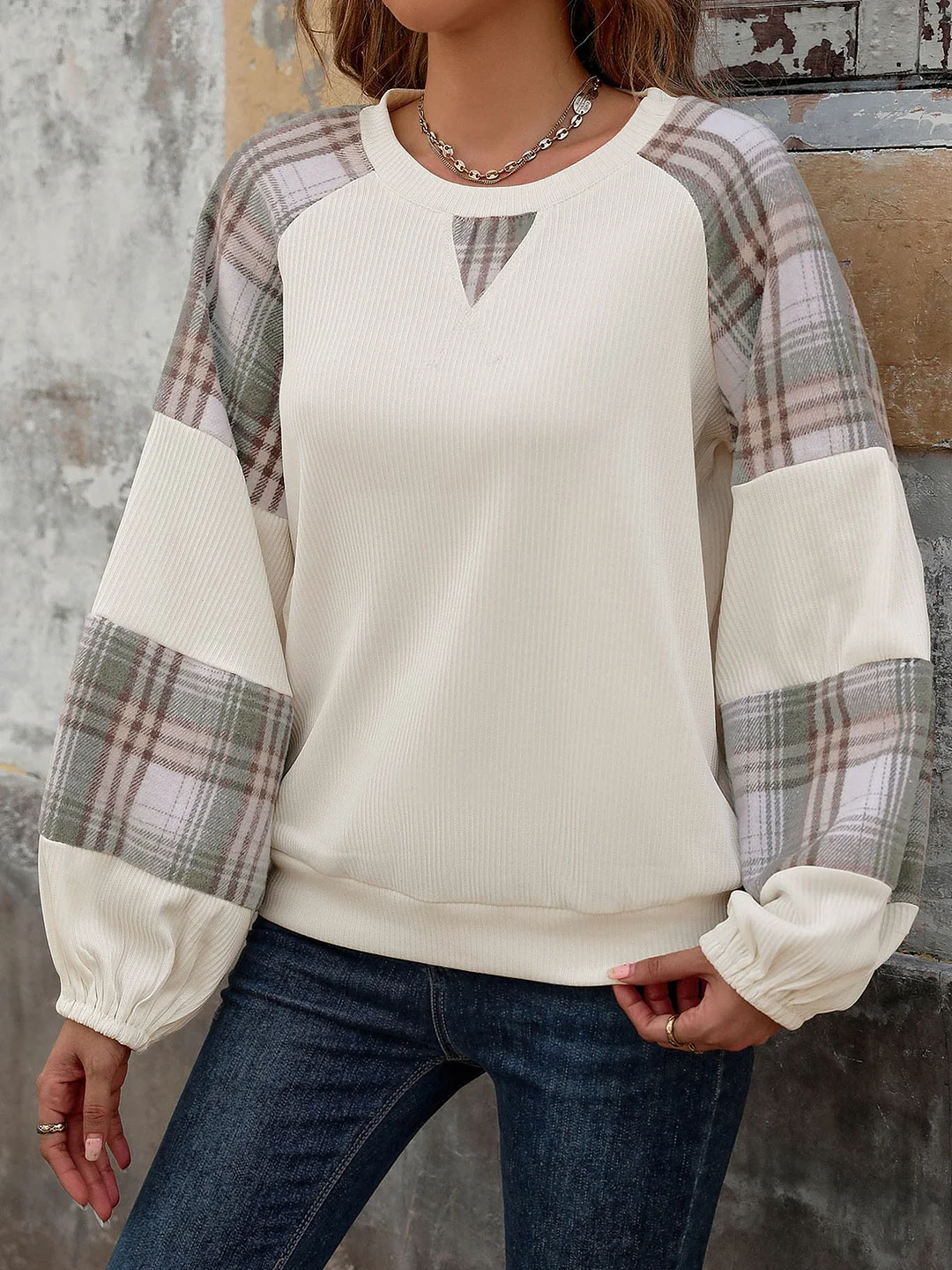 Women's Long Sleeve Scoop Neck Plaid Printed Tops