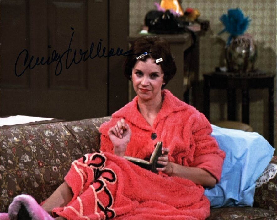 CINDY WILLIAMS In-person Signed Photo Poster painting - Laverne & Shirley