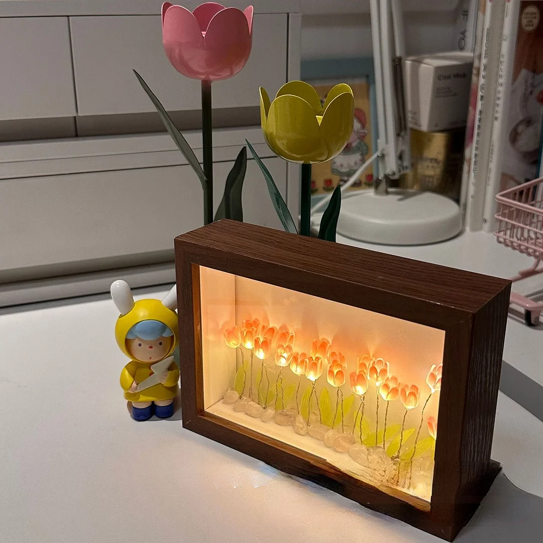DIY Tulip Frame Light