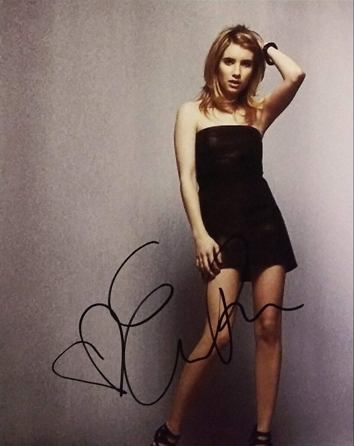 Emma Roberts signed 8 x 10