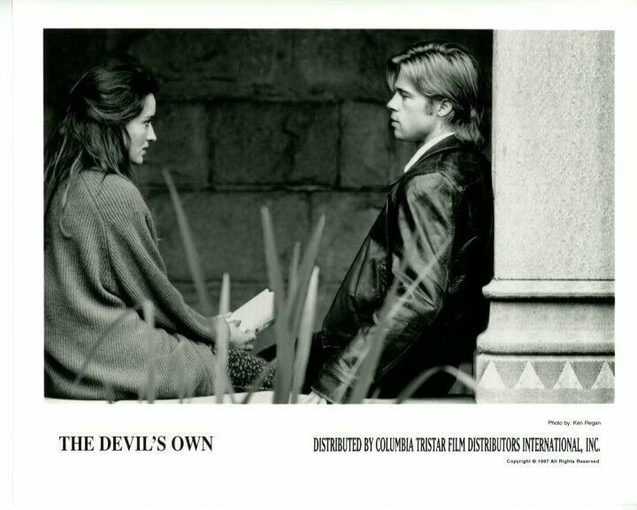 Natascha McElhone Brad Pitt The Devil's Own Original Press 8X10 Photo Poster painting