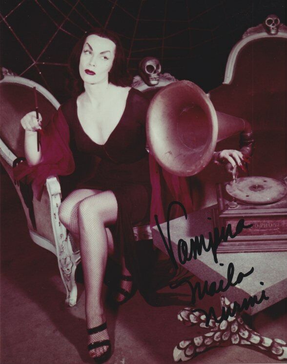 Vampira (Maila Nurmi) signed 8x10 Photo Poster painting