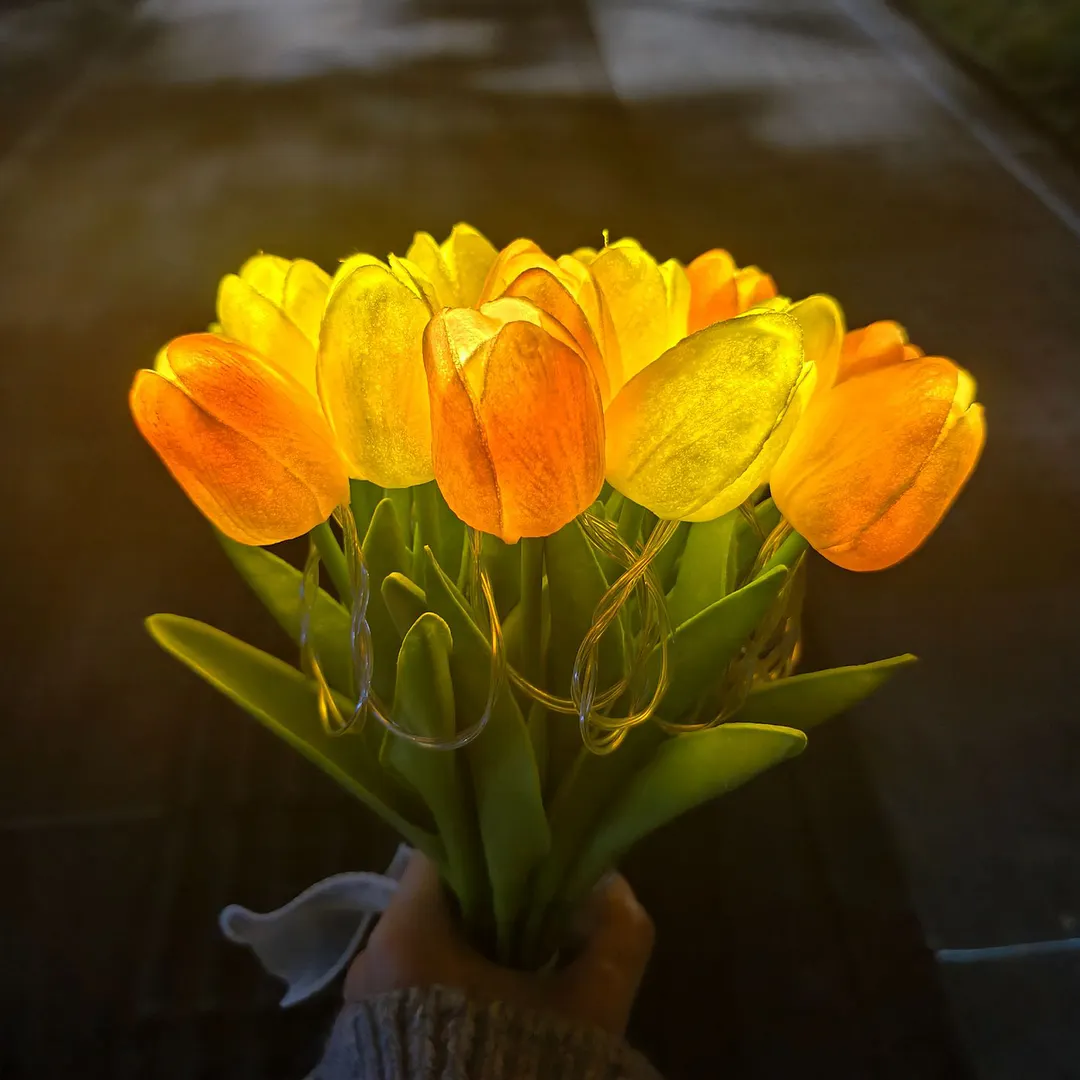 15Pcs Radiant Romantic Tulip Light LED Adjustable Tulip Night Light Warm Light Luminous Bouquet Ornament Gift for Anniversary/Wedding/Birthday