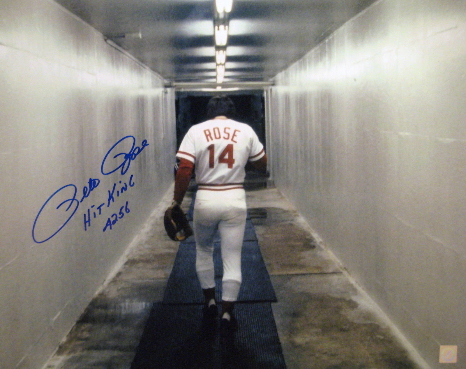 Pete Rose Walking Into Locker Room