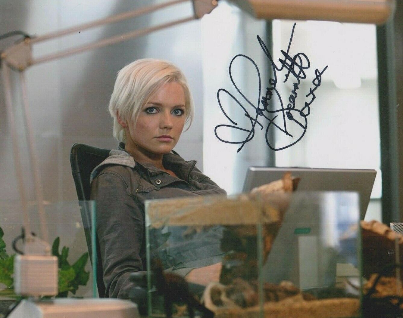 Hannah Spearritt **HAND SIGNED** 8x10 Photo Poster painting ~ AUTOGRAPHED ~ Primeval