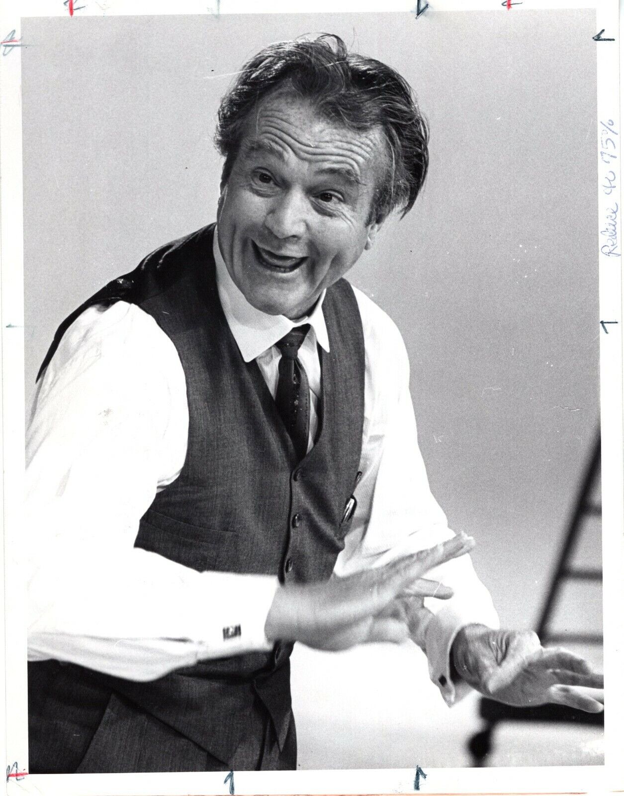 RED SKELTON Comedian Actor Vintage 7x9 Promo Press News Photo Poster painting 1977