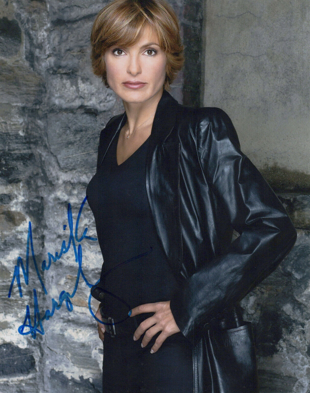 Mariska Hargitay signed 8x10 Photo Poster painting In-person