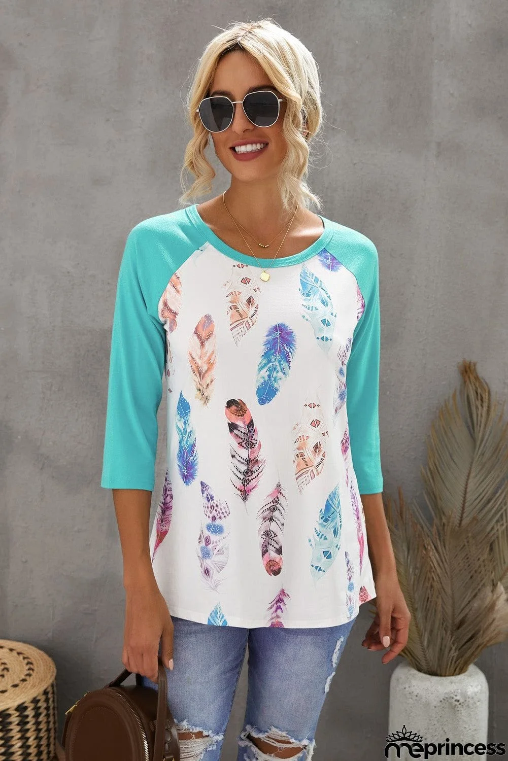 Feather Print 3/4 Raglan Sleeve Top