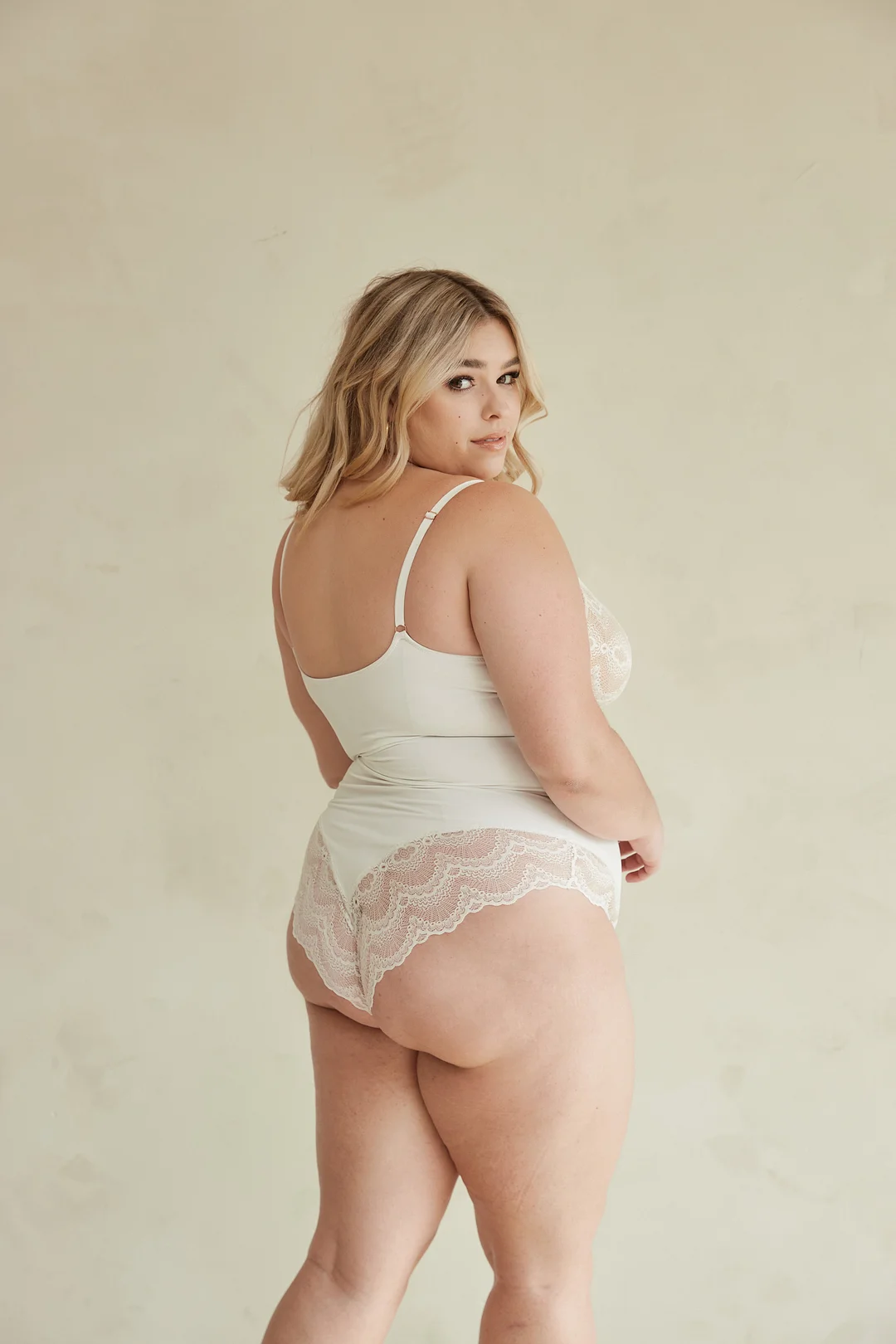 Sculpting Lace Shapewear Bodysuit