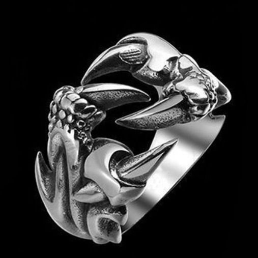Sharp Four Prong Ring