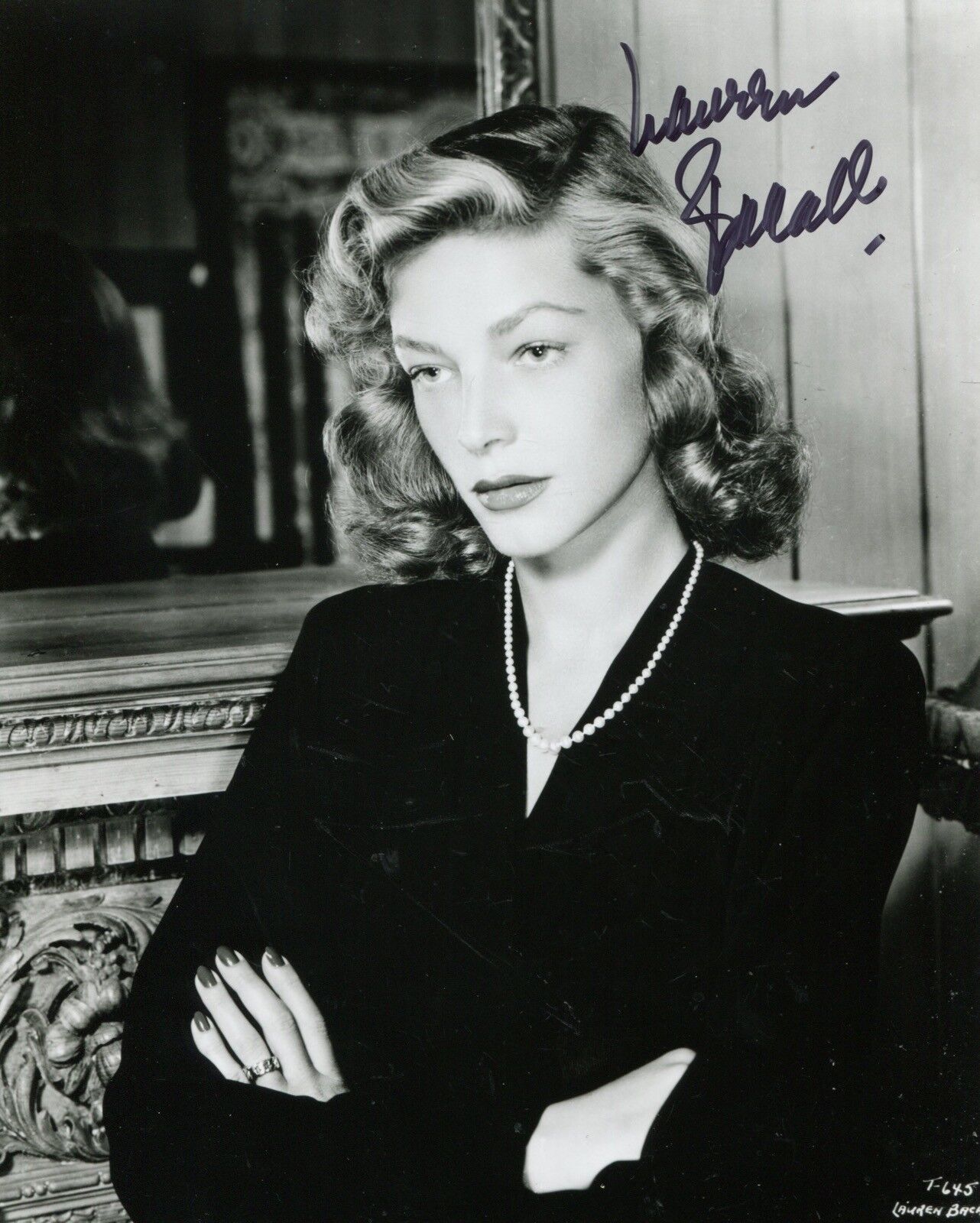 Hollywood actress LAUREN BACALL signed 8x10 Photo Poster painting IMAGE No3 UACC DEALER