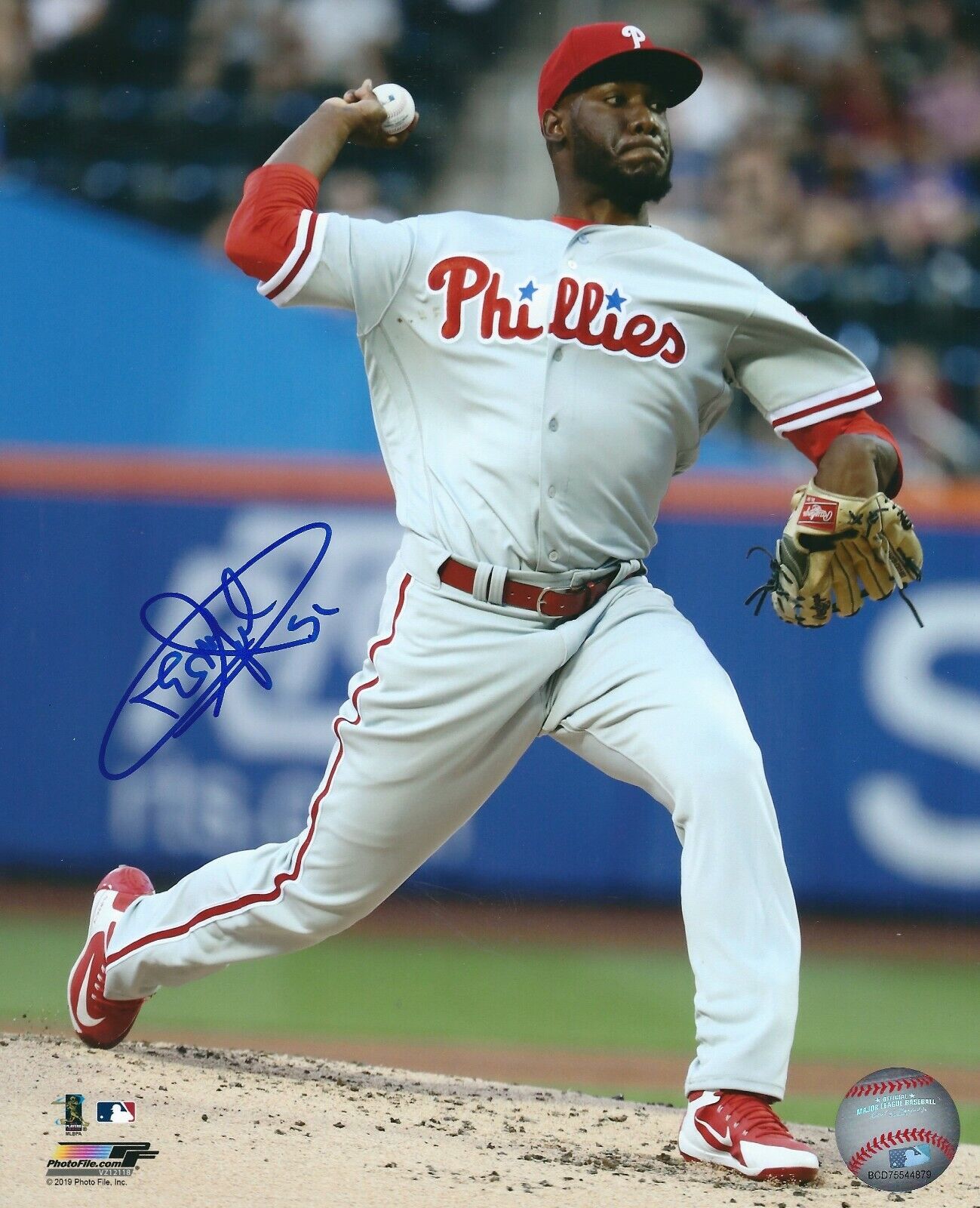 Autographed ENYEL DE LOS SANTOS 8X10 Philadelphia Phillies Photo Poster painting with COA