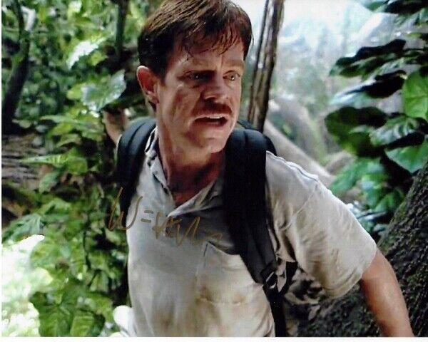 William H. Macy Signed - Autographed Jurassic Park 8x10 inch Photo Poster painting