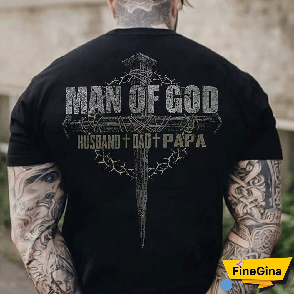 Black Man of god husband + dad +papa cross Mens T-shirt