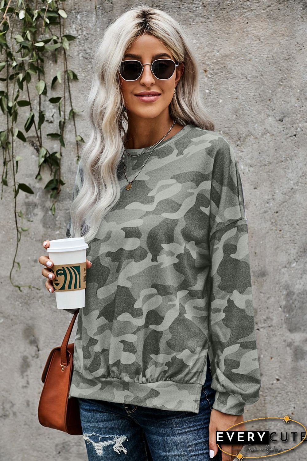 High-low Edge Camo Print Sweatshirt