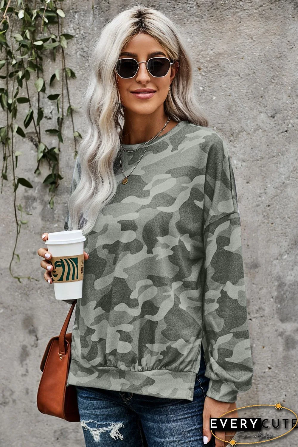 High-low Edge Camo Print Sweatshirt