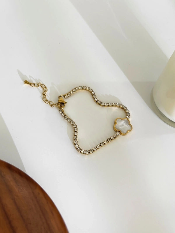 Sweet Minimalist Classic Style Butterfly 316L Stainless Steel  18K Gold Plated Imitation Pearl Rhinestones Shell Bracelets In Bulk