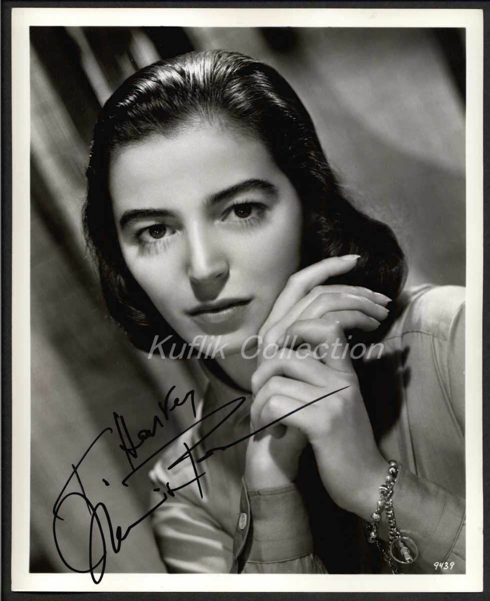 Marisa Pavan - Signed Vintage Celebrity Autograph Photo Poster painting