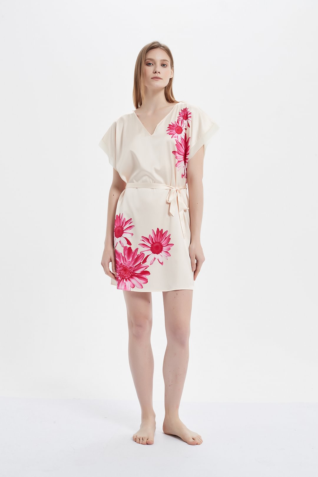 19 MOMME Robe de nuit en soie motif tournesols rose 1
