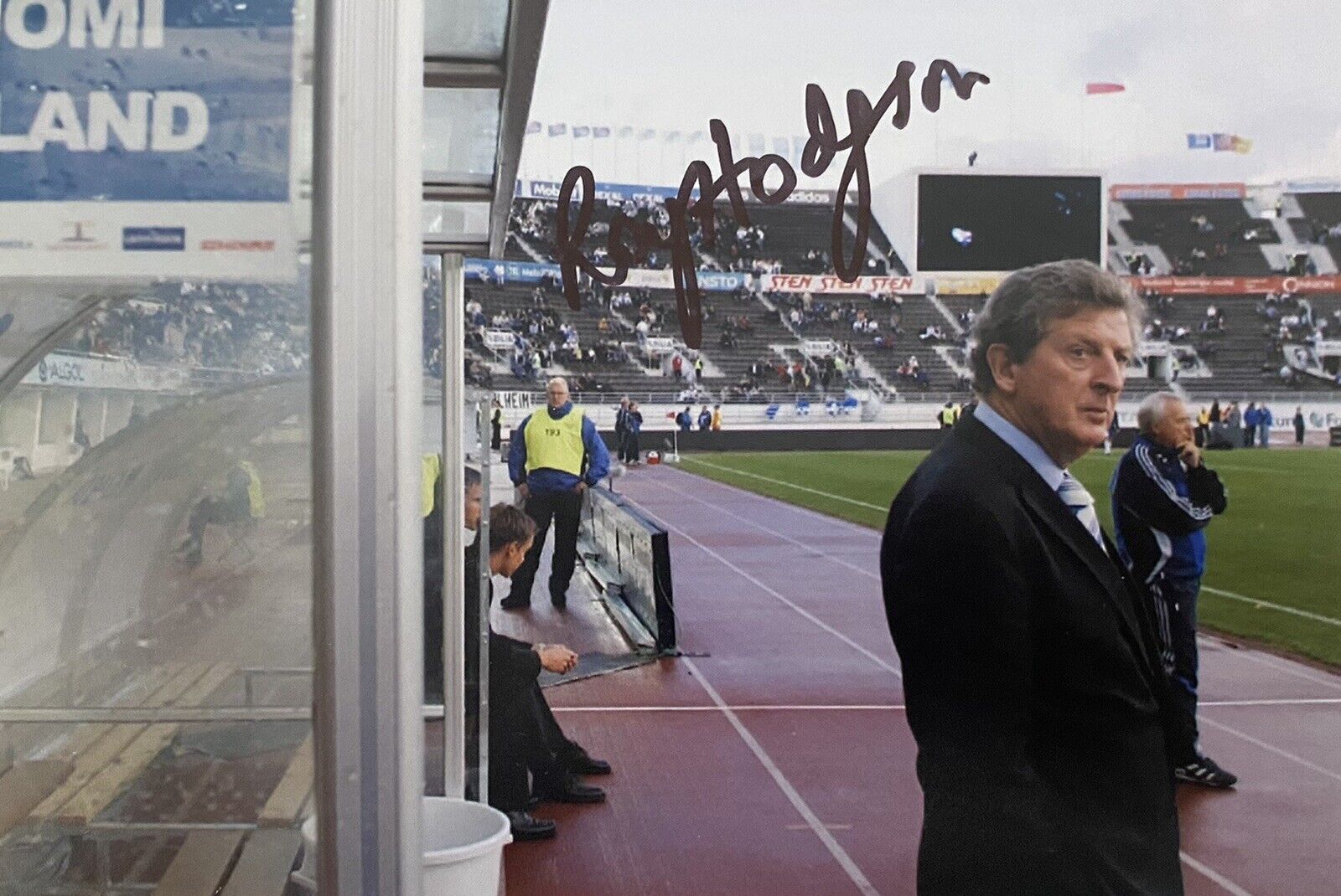 Roy Hodgson Genuine Hand Signed Finland 6X4 Photo Poster painting