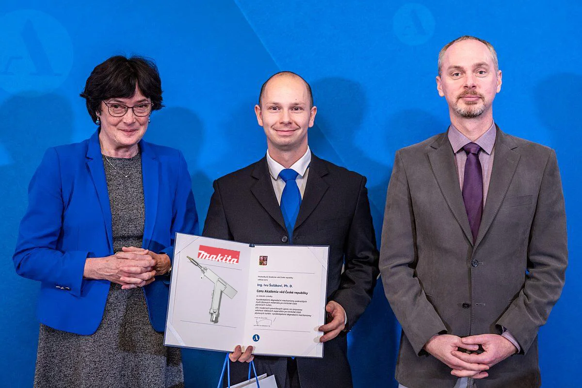 1689765456153526.jpg 证书.jpg